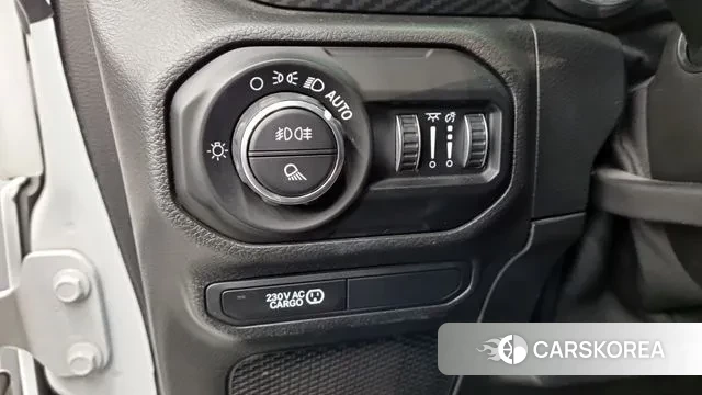 Jeep Gladiator (JT) 2021 Белый из Кореи, фото 5