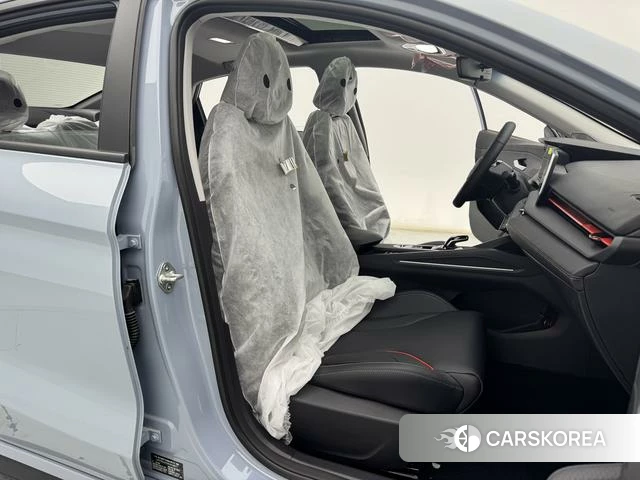 Geely Automobile Binrui 2026 Серебристо-серый из Китая, фото 5