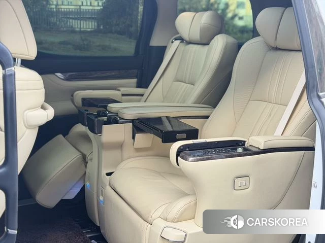 Toyota Elfa 2023 Белый из Китая, фото 5