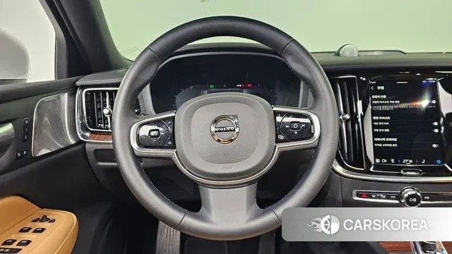 Volvo S60 3rd generation 2024 Белый из Кореи, фото 5