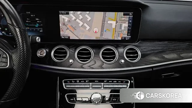 Mercedes-Benz E-Class W213 2018 Черный из Кореи, фото 5