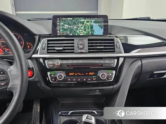 BMW 3 Series (F30) 2018 Белый из Кореи, фото 5