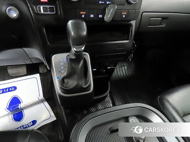 Hyundai Staria 2022 Серый из Кореи, фото 5