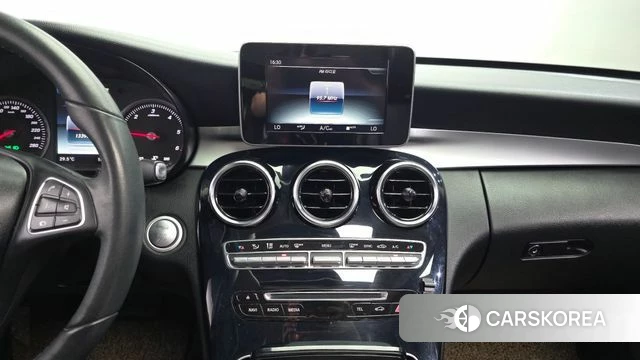 Mercedes-Benz C-Class W205 2018 Белый из Кореи, фото 5