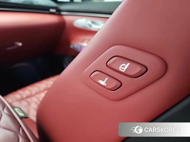 Genesis GV70 2023 Белый из Кореи, фото 5