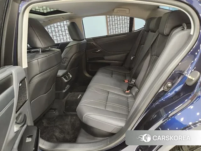 Lexus ES300h 7th generation 2025 Синий из Кореи, фото 5