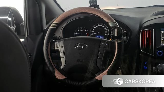 Hyundai The New Grand Starex 2018 Черный из Кореи, фото 5