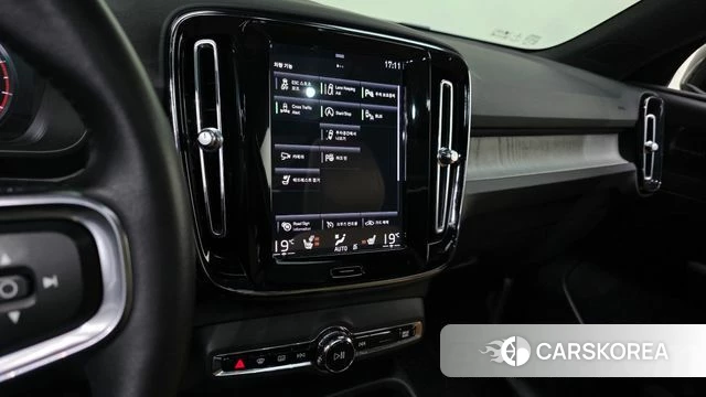 Volvo XC40 2021 Черный из Кореи, фото 5