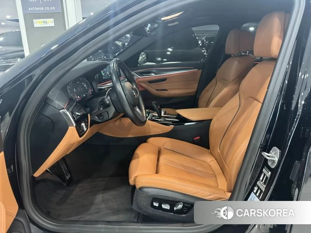 BMW 5 Series (G30) 2023 Синий из Кореи, фото 5