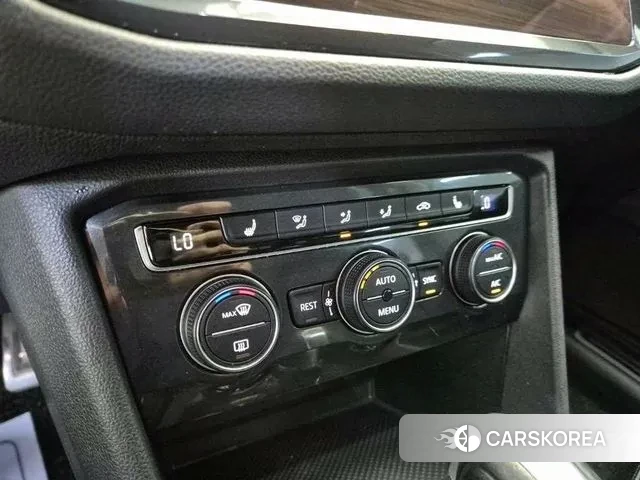 Volkswagen Tiguan second Generation 2018 Белый из Кореи, фото 5