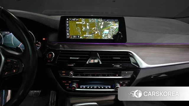 BMW 5 Series (G30) 2018 Черный из Кореи, фото 5