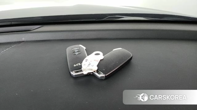Kia K8 Hybrid 2023 Серый из Кореи, фото 5