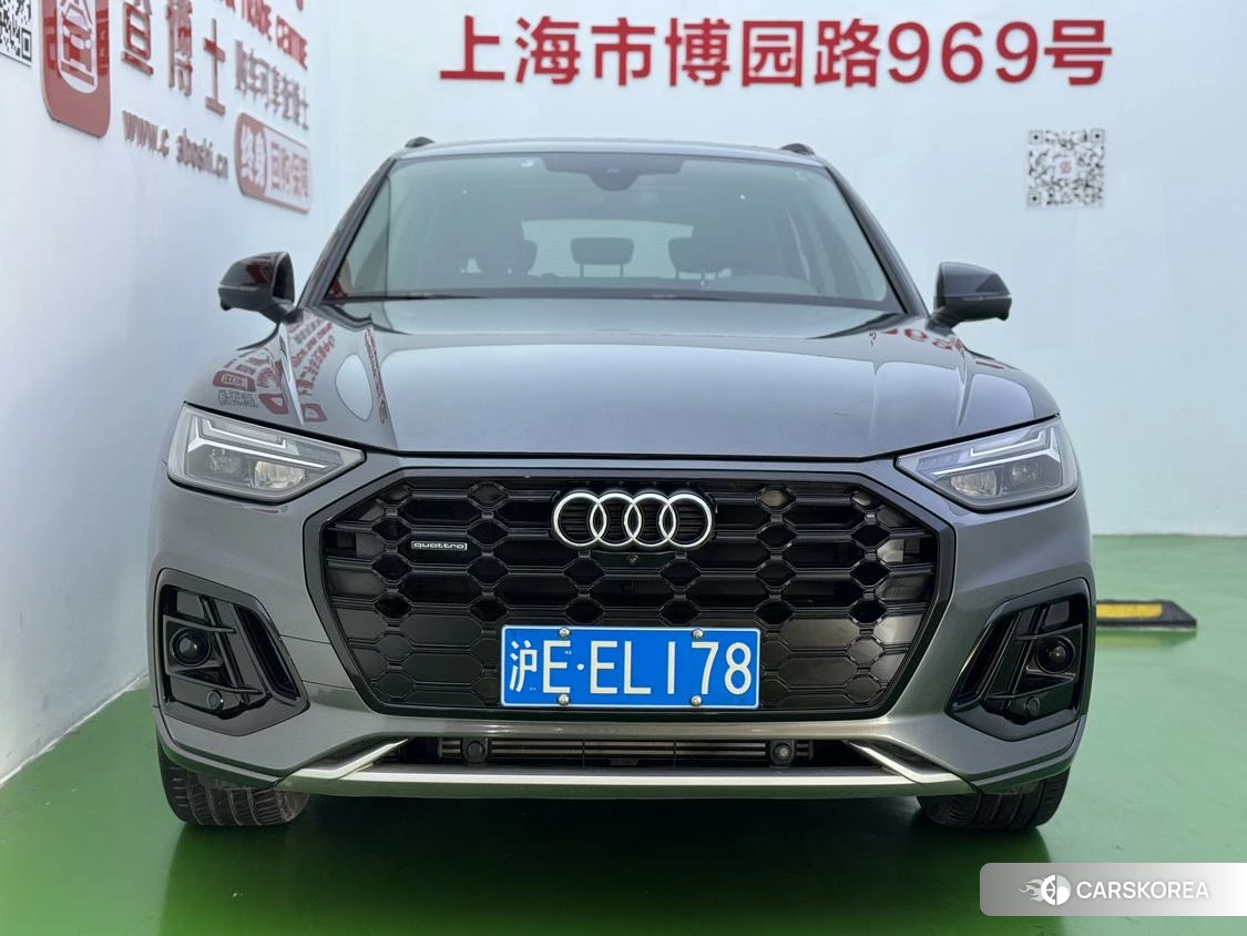 Audi Q5L 2021 Темно-серый из Китая, фото 5