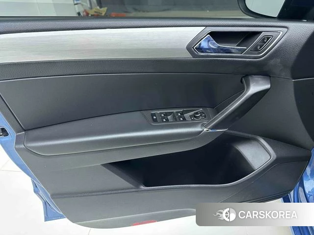 Volkswagen Touran L 2022 Синий из Китая, фото 5