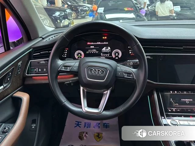 Audi Q7 2021 Черный из Китая, фото 5