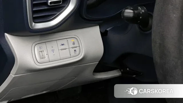 Hyundai Venue 2021 Серебристо-серый из Кореи, фото 5