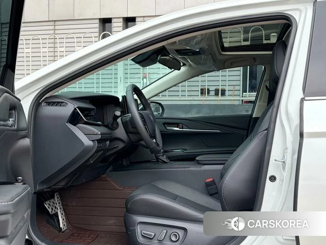 Toyota Camry 2026 Белый из Китая, фото 5