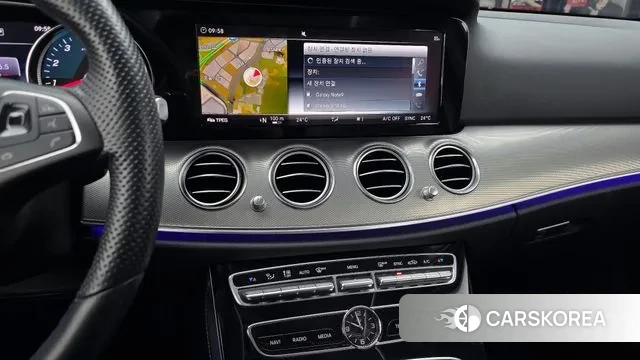 Mercedes-Benz E-Class W213 2018 Белый из Кореи, фото 5