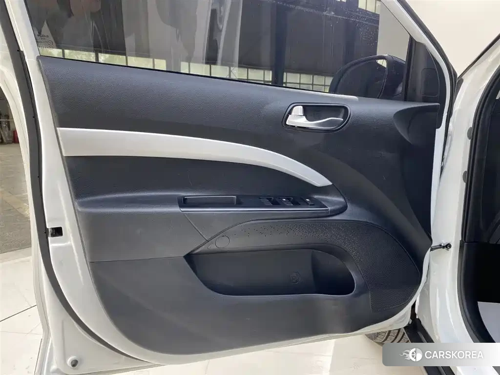 Kia KX1 2023 Белый из Китая, фото 5