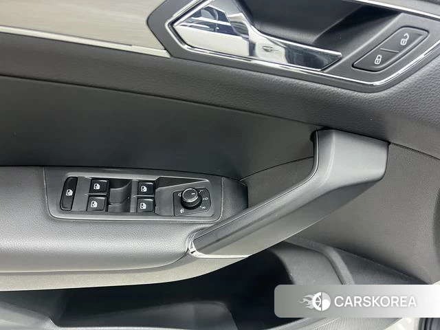 Volkswagen Touran L 2021 Белый из Китая, фото 5