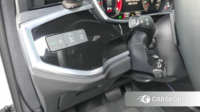Audi Q3 (F3) 2022 Белый из Кореи, фото 5