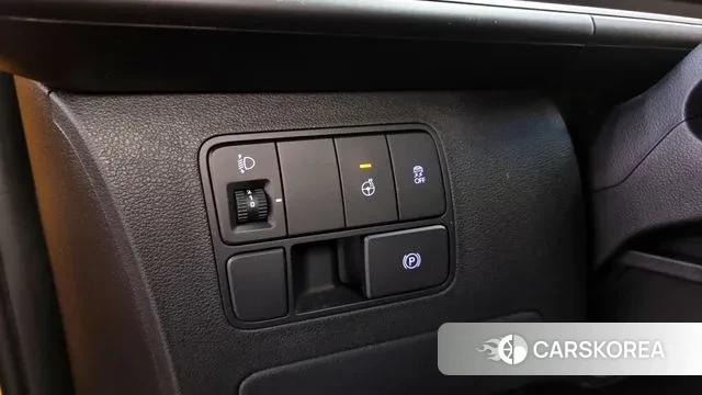 Hyundai Staria 2024 Желтый из Кореи, фото 5