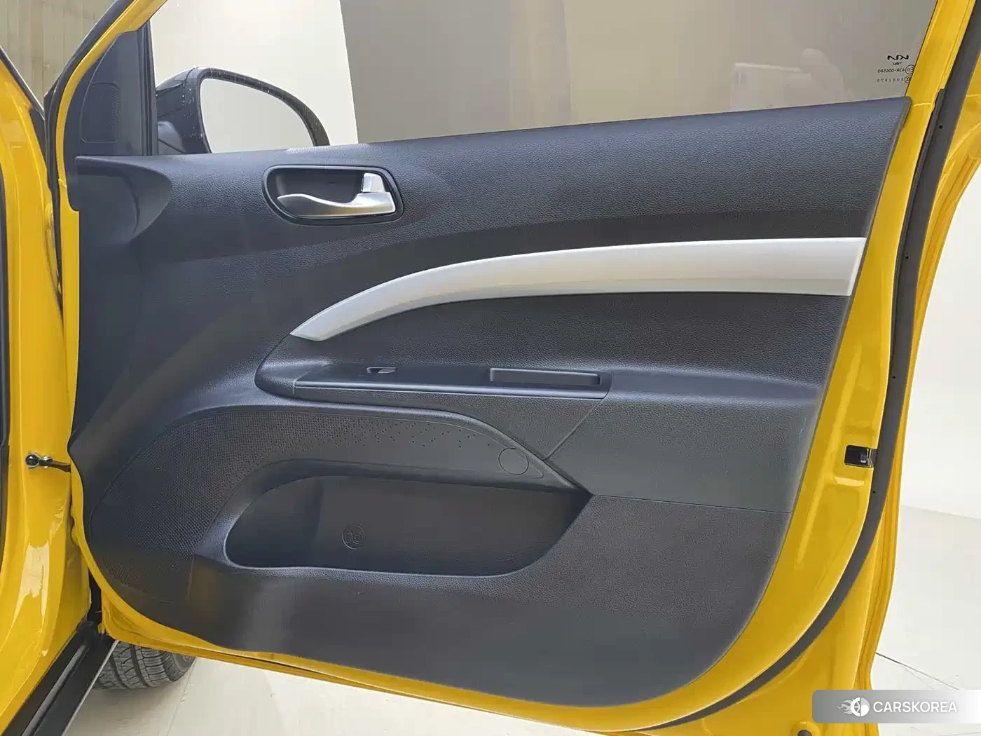 Kia KX1 2023 Yellow/orange из Китая, фото 5