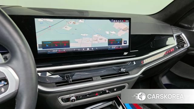 BMW X7 (G07) 2024 Серебристо-серый из Кореи, фото 5