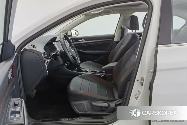 Volkswagen Bora 2022 Белый из Китая, фото 5
