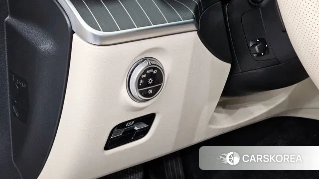 Mercedes-Benz C-Class W206 2023 Белый из Кореи, фото 5