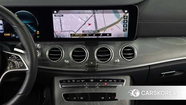 Mercedes-Benz E-Class W213 2022 Белый из Кореи, фото 5
