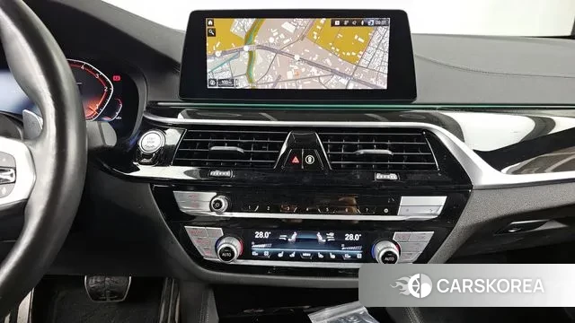 BMW 5 Series (G30) 2020 Белый из Кореи, фото 5