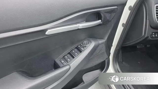 Kia Seltos 2022 Белый из Кореи, фото 5