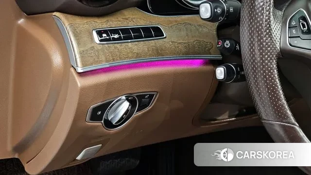 Mercedes-Benz E-Class W213 2018 Белый из Кореи, фото 5