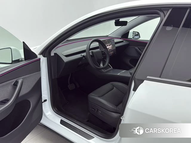 Tesla Model Y 2025 Белый из Китая, фото 5