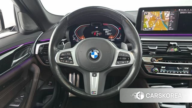BMW 5 Series (G30) 2022 Белый из Кореи, фото 5
