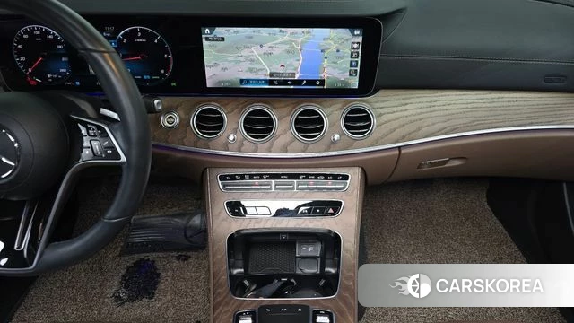 Mercedes-Benz E-Class W213 2023 Белый из Кореи, фото 5