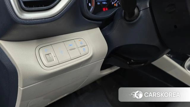 Hyundai Venue 2020 Серебристо-серый из Кореи, фото 5