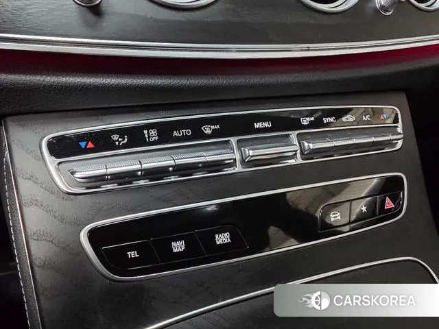 Mercedes-Benz E-Class W213 2022 Белый из Кореи, фото 5