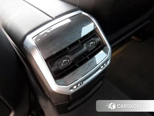 BMW i7 (G70) 2023 Белый из Кореи, фото 5