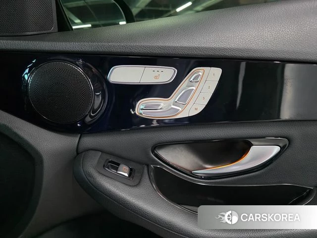 Mercedes-Benz C-Class W205 2019 Синий из Кореи, фото 5