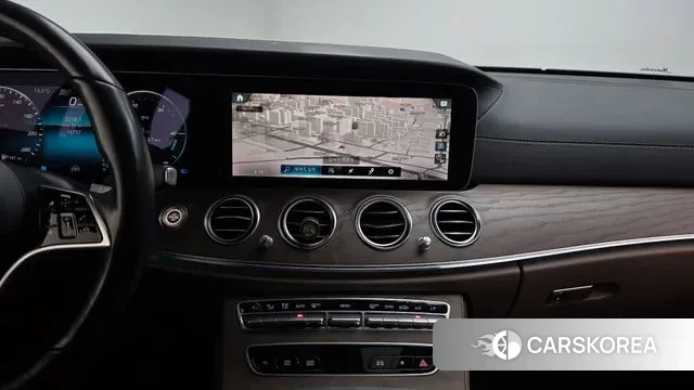 Mercedes-Benz E-Class W213 2022 Белый из Кореи, фото 5