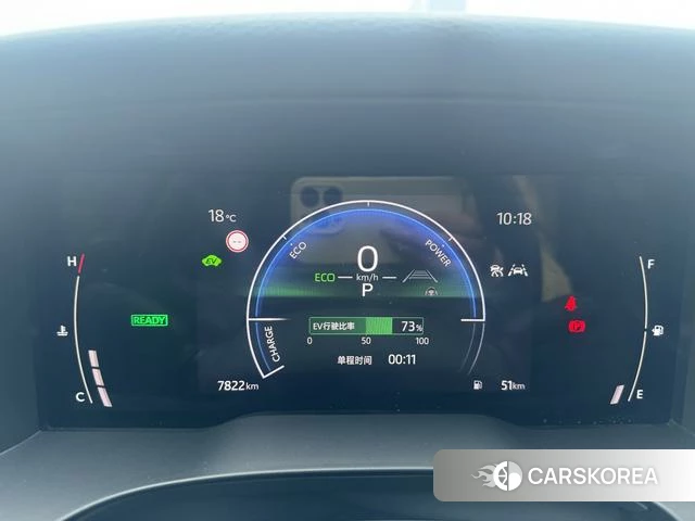 Toyota Camry 2025 Серебристо-серый из Китая, фото 5