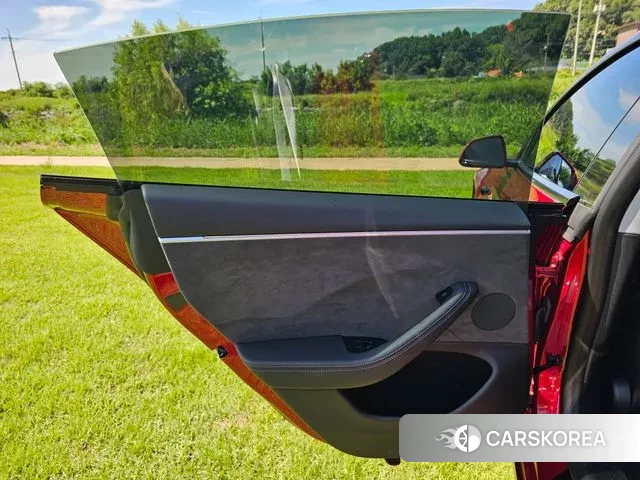 Tesla Model 3 2024 Красный из Кореи, фото 5