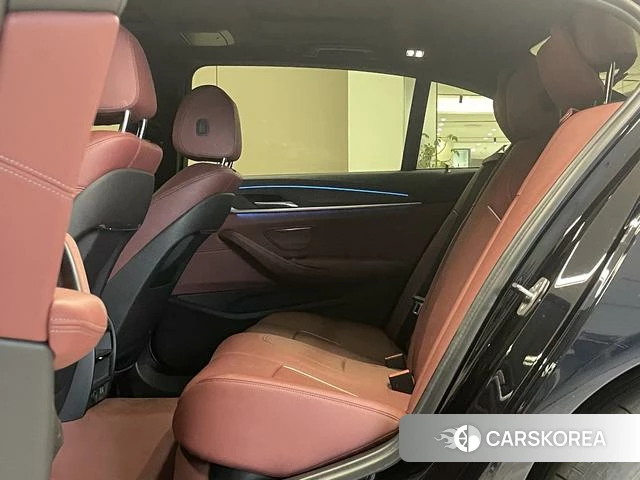 BMW 5 series PHEV 2021 Черный из Китая, фото 5