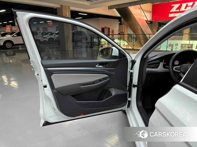 Volkswagen Bora 2024 Белый из Китая, фото 5