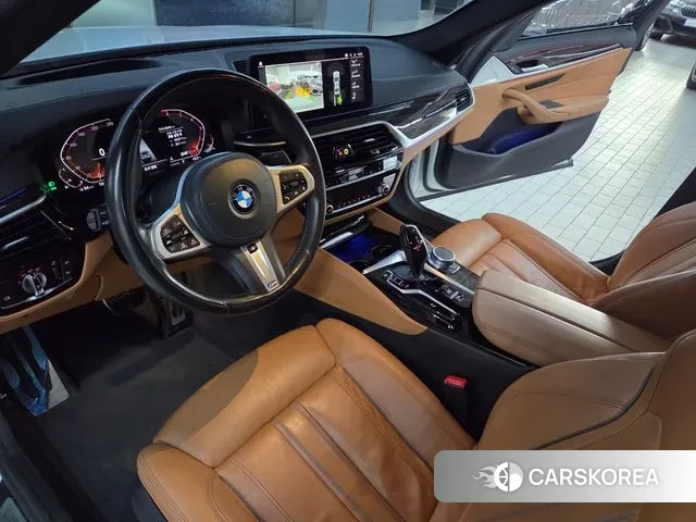 BMW 5 Series (G30) 2021 Белый из Кореи, фото 5