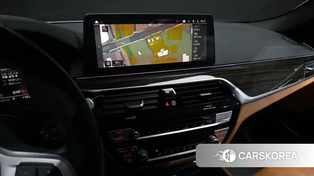 BMW 5 Series (G30) 2020 Белый из Кореи, фото 5