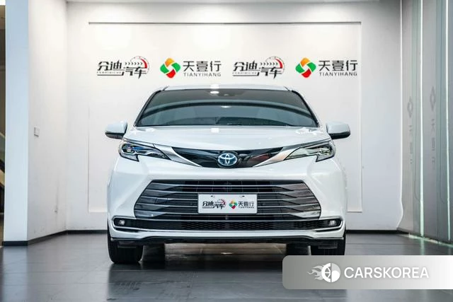 Toyota Saina 2022 Белый из Китая, фото 5