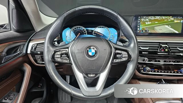 BMW 5 Series (G30) 2018 Белый из Кореи, фото 5